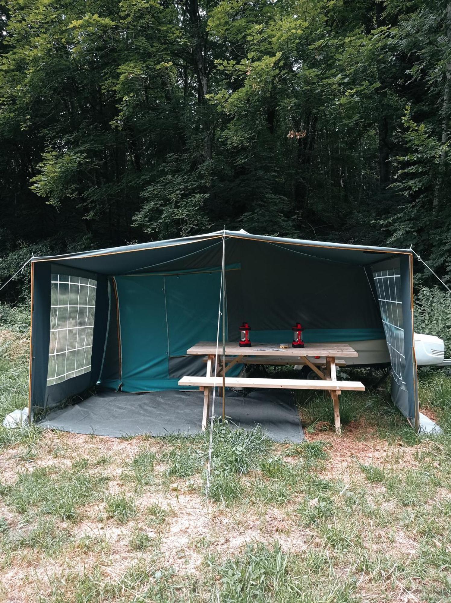 피에르퐁 Chez Tombivouac 빌라 외부 사진